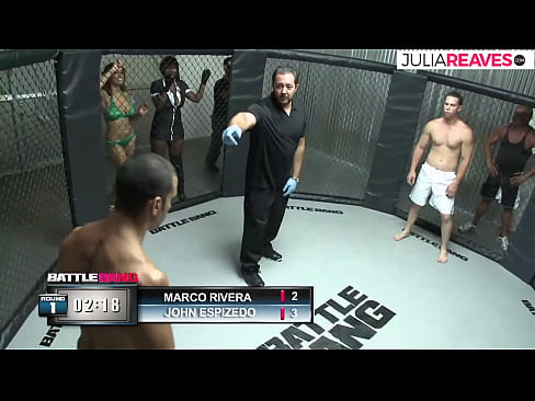 ❤️ Ultimate Fighter fucks wata lamba yarinya dama bayan fada a cikin zobe Batsa na Rasha ﹏